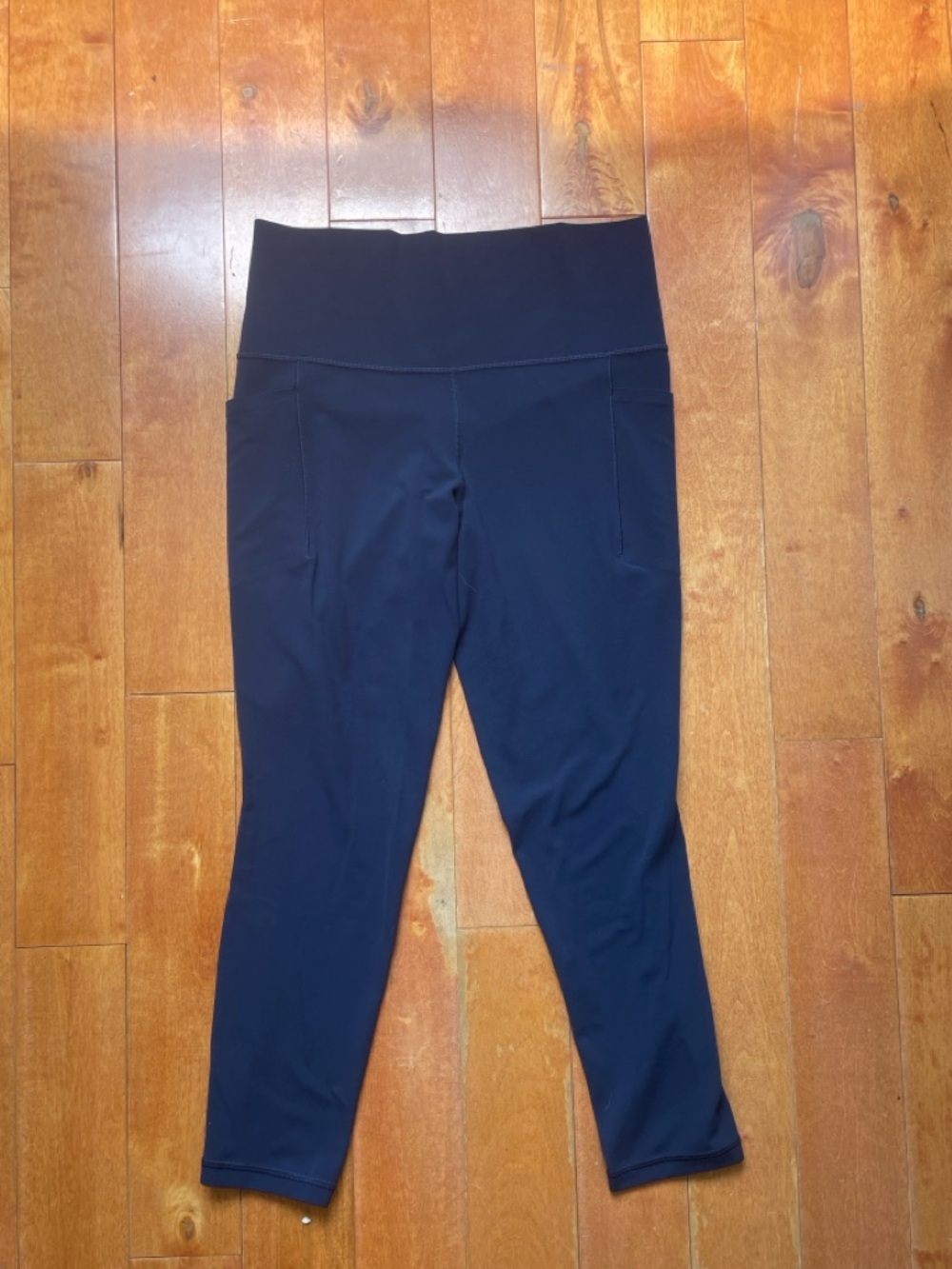 Athleta Navy Blue Salutation Stash 7/8 Tight Leggings